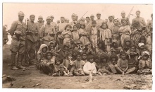 Türkische Soldaten mit Gefangenen des Dersim-Aufstandes 1938