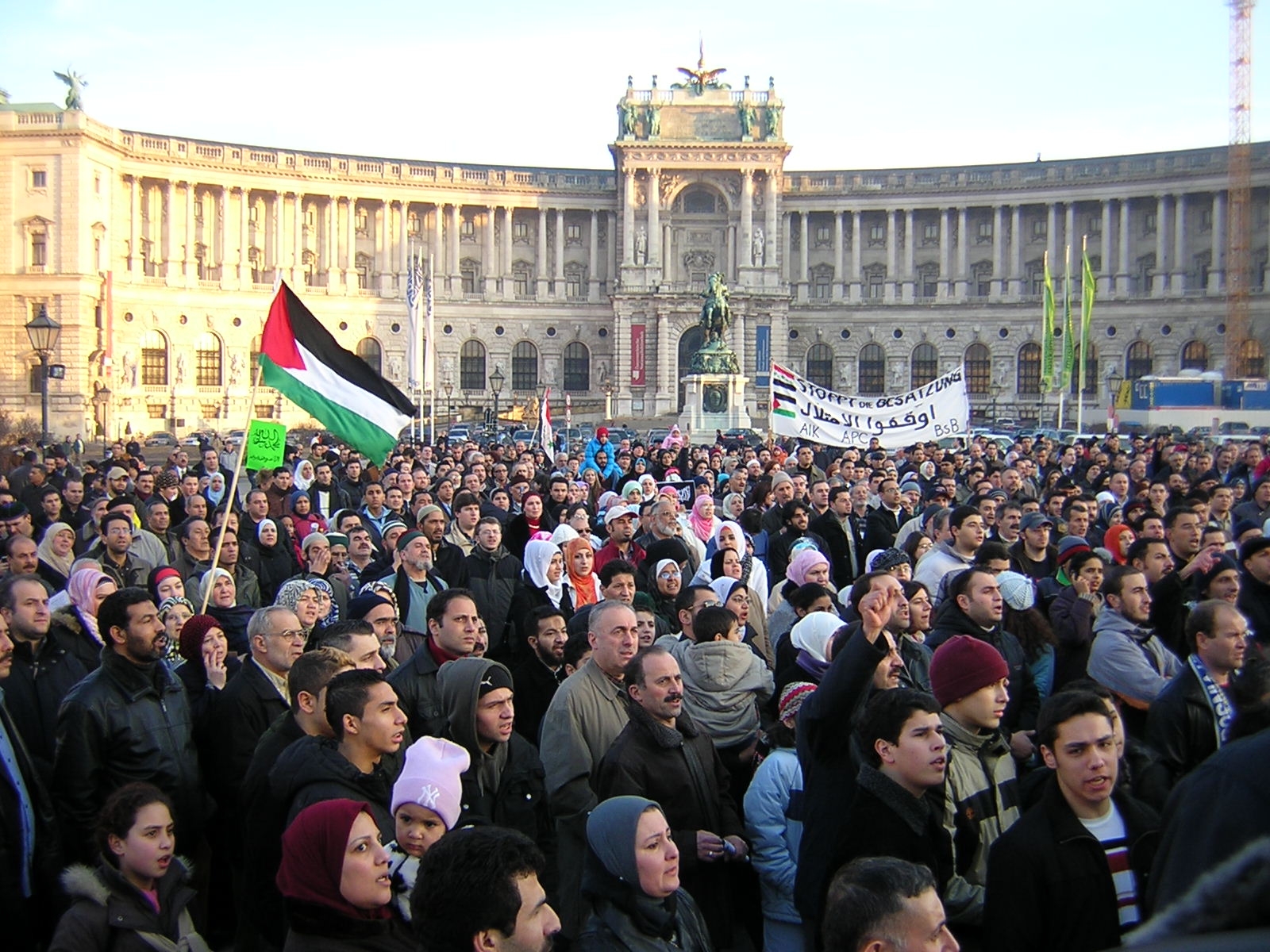 Abschlusskundgebung Heldenplatz