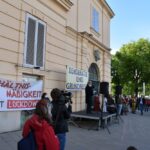 Hannes Hofbauer am 21.4.21 auf der Kundgebung gegen den Lockdown